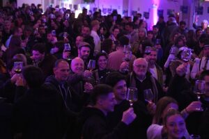 Lee más sobre el artículo PASEO DEL VINO: PRIMERA NOCHE CON GRAN CONCURRENCIA